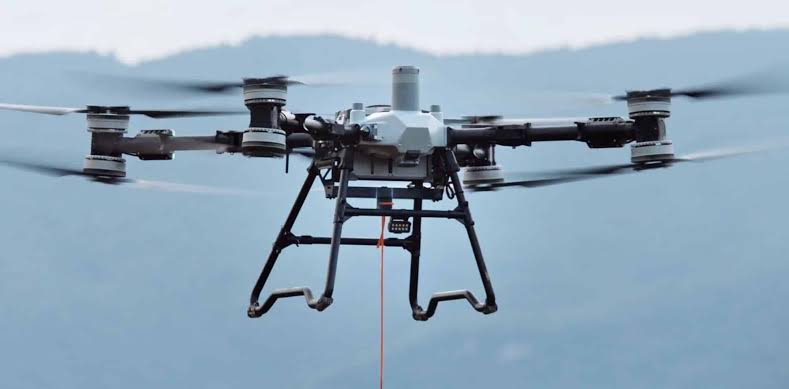 DJI Agras T100 Heavy Lift Combo Kit β Single Lift System (220 lb Capacity) Ready-to Lift Package (FlyCart)