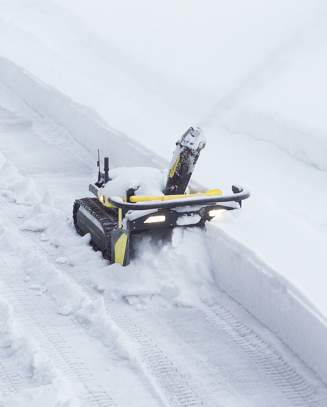 - Yarbo Lawn Mower + Snow Blower -
